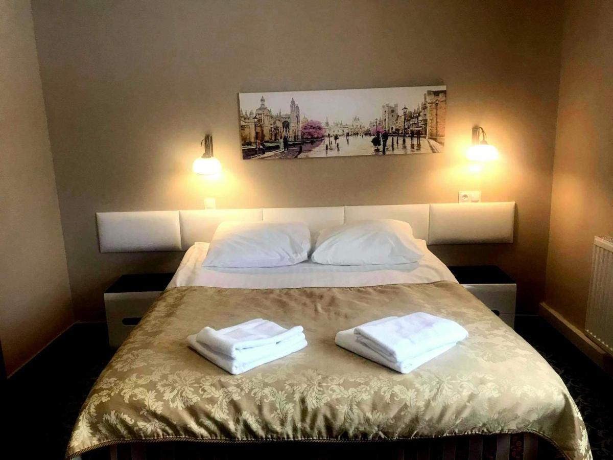 Hotel Venecia Palace Michałowice Buitenkant foto