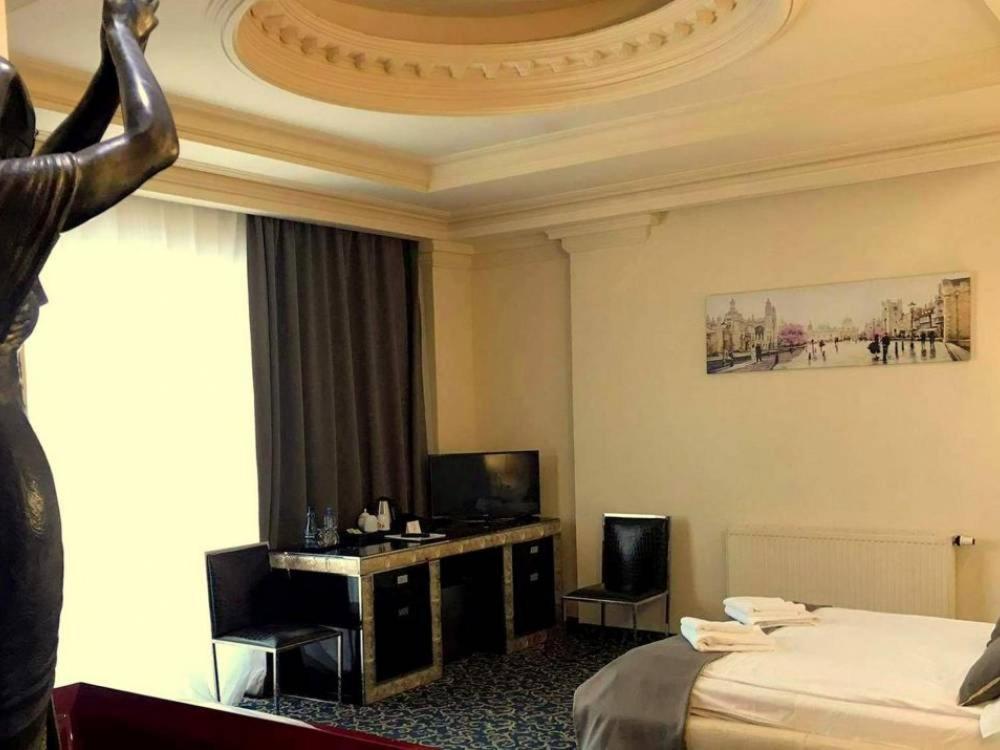 Hotel Venecia Palace Michałowice Buitenkant foto