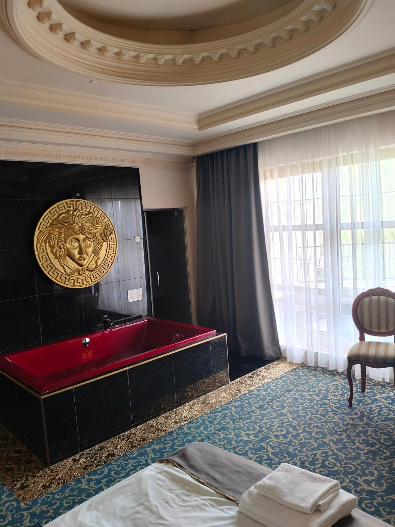 Hotel Venecia Palace Michałowice Buitenkant foto