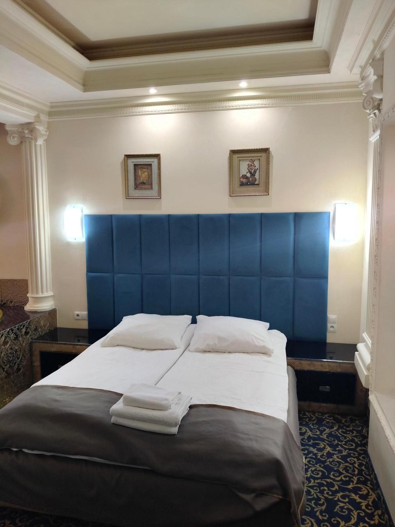 Hotel Venecia Palace Michałowice Buitenkant foto