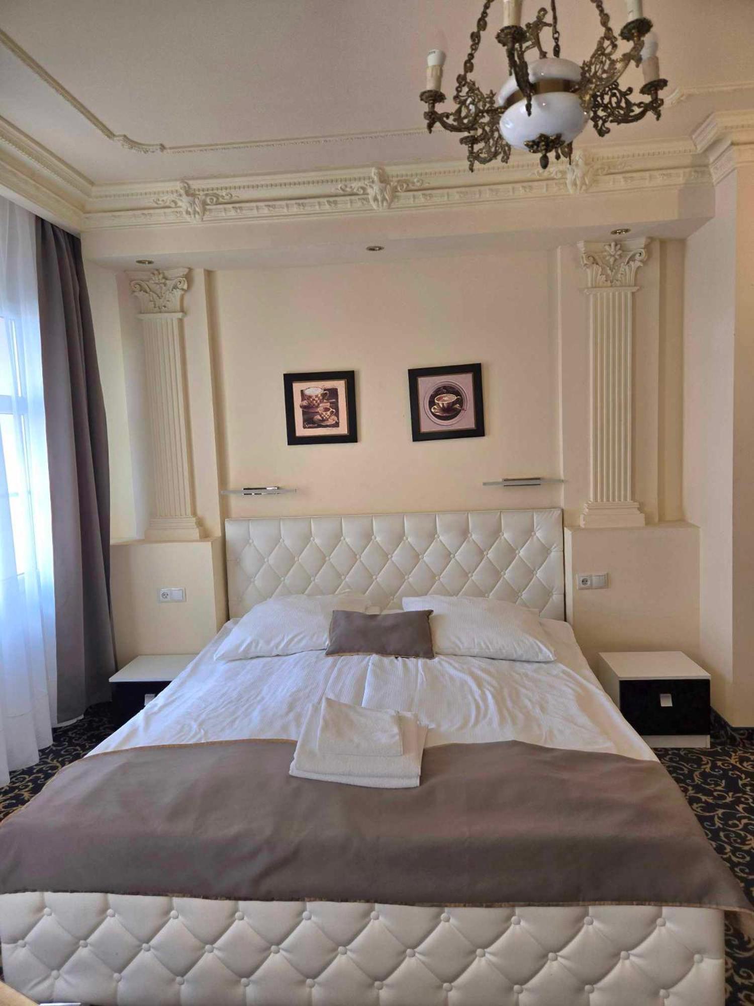 Hotel Venecia Palace Michałowice Buitenkant foto