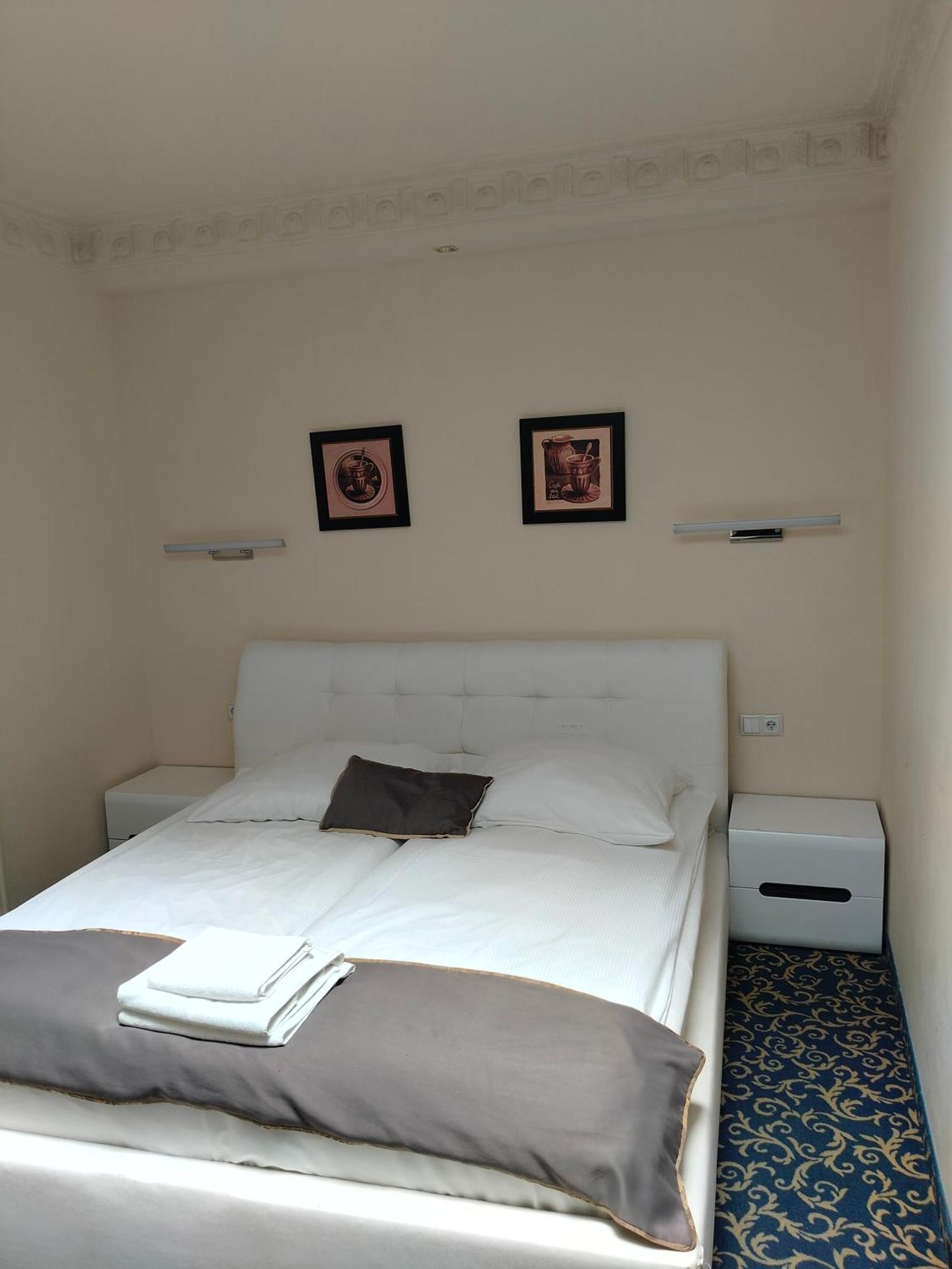 Hotel Venecia Palace Michałowice Buitenkant foto