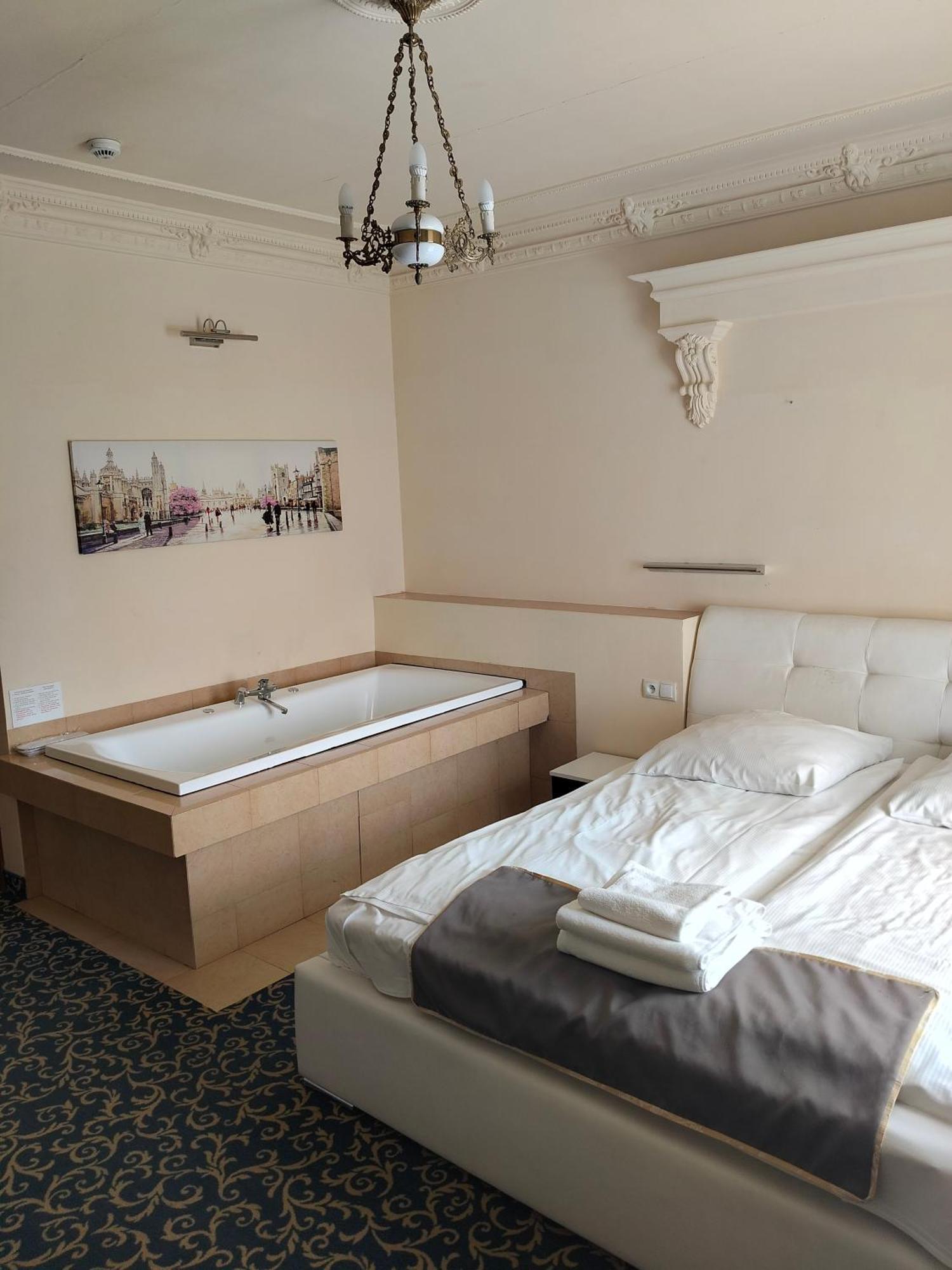 Hotel Venecia Palace Michałowice Buitenkant foto