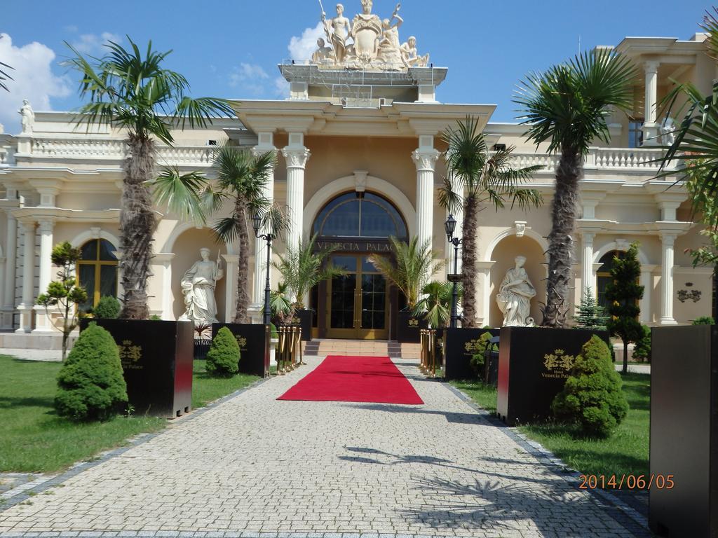 Hotel Venecia Palace Michałowice Buitenkant foto