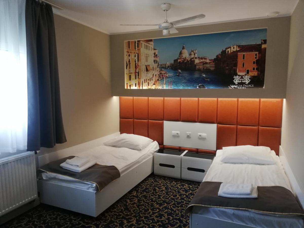 Hotel Venecia Palace Michałowice Buitenkant foto
